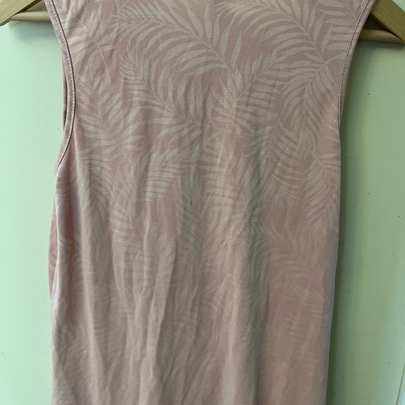 Design Lab sleeveless top, size small - Picture 3 of 3